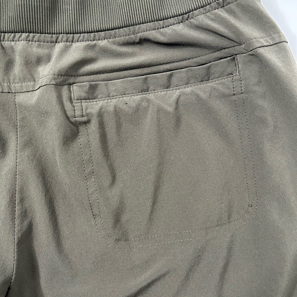 Athleta Women’s Olive Green Joggers Size 8 - Picture 7 of 9
